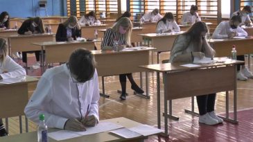 В Пинском районе целый класс оказался на самоизоляции после выпускного экзамена. COVID-19 у ученика и четырех учителей